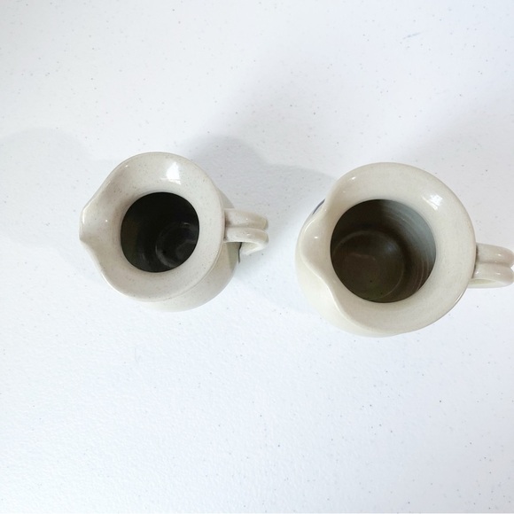 Pair of small Williamsburg Pottery Clay Pitchers - Picture 4 of 8